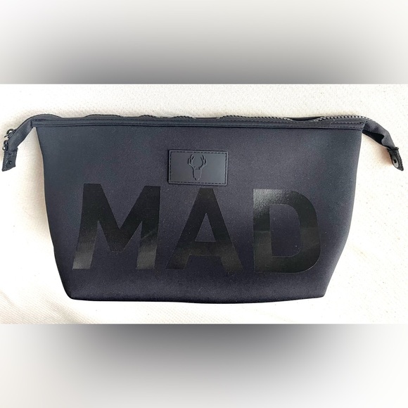 Mad Rabbit Toiletry Bag - Picture 3 of 7